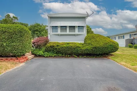 73 Bally Dr, Raynham, MA 02767 photo 4