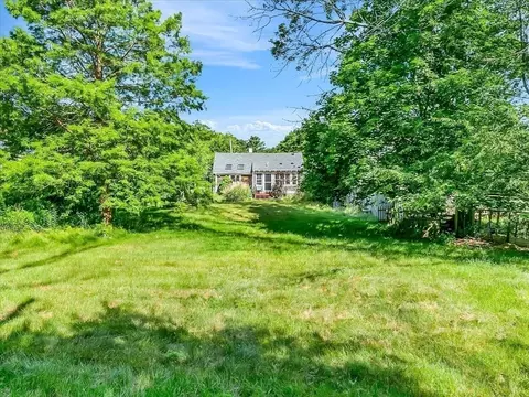 Exterior - 418 E Washington St, Hanson, MA 02341 photo 1 of 4