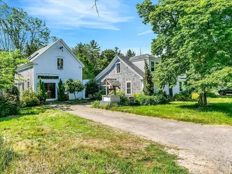 Exterior - 418 E Washington St, Hanson, MA 02341 photo 3 of 4