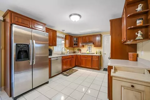 Kitchen - 8 Bachant Way, Wareham, MA 02571 photo 1 of 5