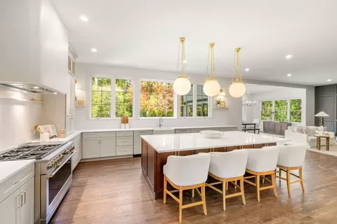 31 Porter Rd, Andover, MA 01810