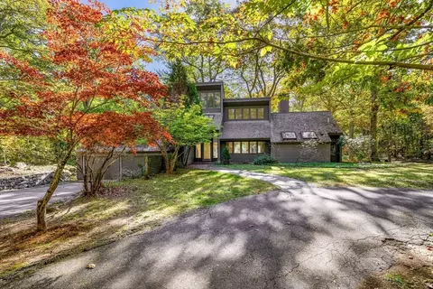 53 Lawrence Rd, Boxford, MA 01921
