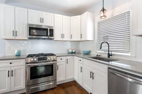 Kitchen - 18 Harding Ter, Dedham, MA 02026 photo 2 of 5