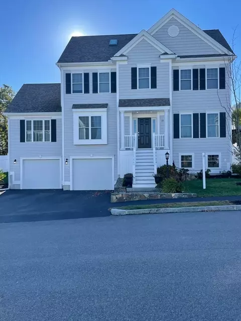 21 Chanelle Cir, Salem, MA 01970
