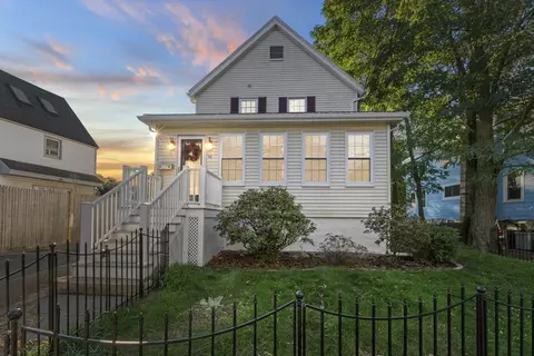 36 Forest St, Peabody, MA 01960