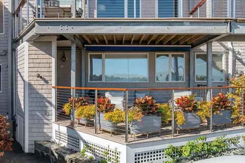 Exterior - 24 Lee St #B10, Marblehead, MA 01945 photo 1 of 5