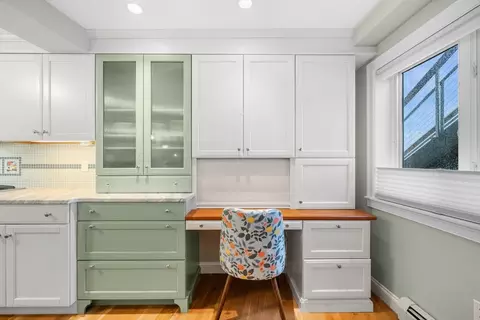 Kitchen - 24 Lee St #B10, Marblehead, MA 01945 photo 1 of 4