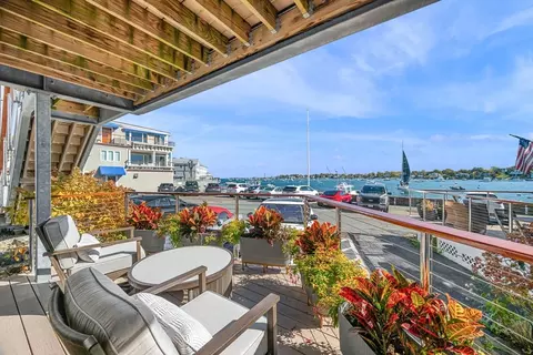 Exterior - 24 Lee St #B10, Marblehead, MA 01945 photo 3 of 5