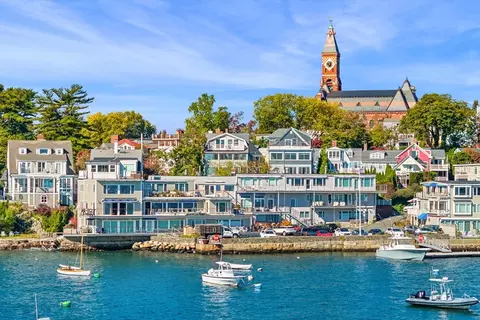 24 Lee St #B10, Marblehead, MA 01945