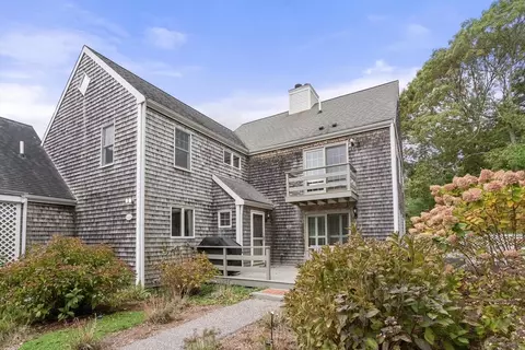 28 Chilmark Dr #28, Falmouth, MA 02536