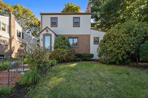 20 Richards Rd, Weymouth, MA 02189