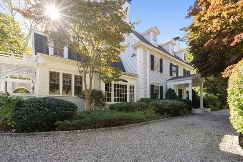 51 Church St, Weston, MA 02493