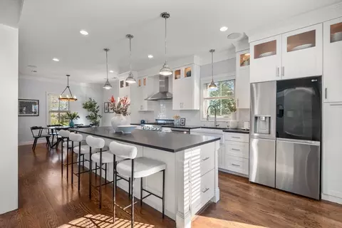 273 Metropolitan Ave #2, Boston, MA 02131