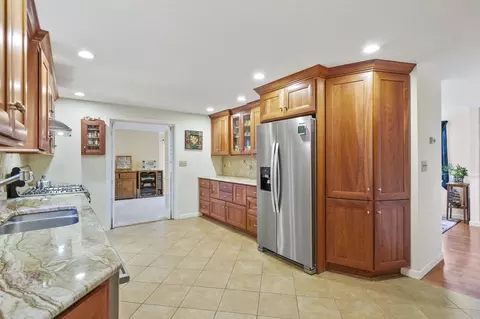 4 Jonathans Way, Upton, MA 01568 photo 8