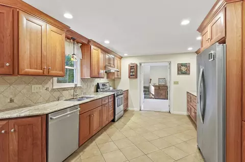 4 Jonathans Way, Upton, MA 01568 photo 9
