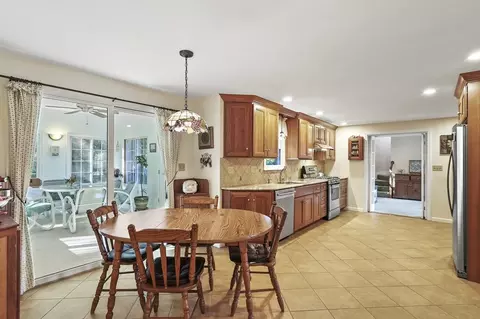 4 Jonathans Way, Upton, MA 01568 photo 6