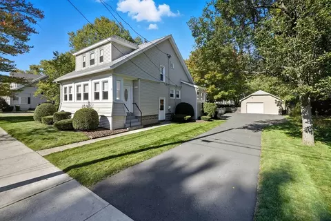 30 Athol St, Springfield, MA 01107