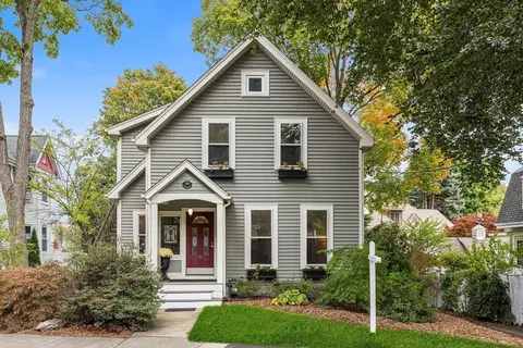 34 Cedar St, Wakefield, MA 01880