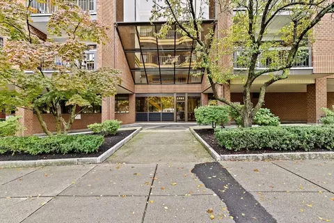 1265 Beacon St #501, Brookline, MA 02446
