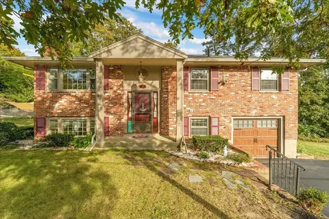 76 Williamsburg Ave, Harwich, MA 02645