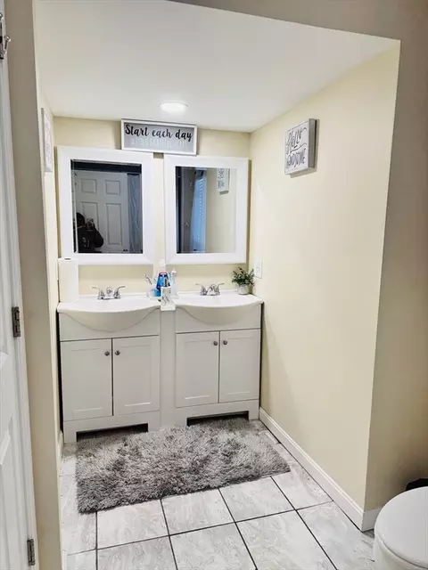 121 Wait St, Springfield, MA 01104 photo 17