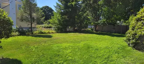 Exterior - 35 Park Ave, Reading, MA 01867 photo 3 of 4