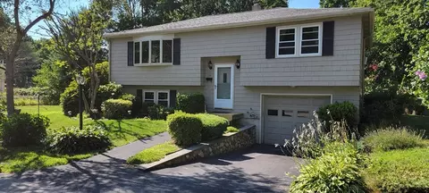 35 Park Ave, Reading, MA 01867