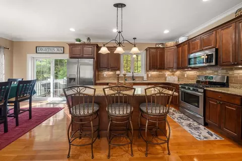 Kitchen - 547 Mockingbird Ln, Dighton, MA 02715 photo 2 of 2