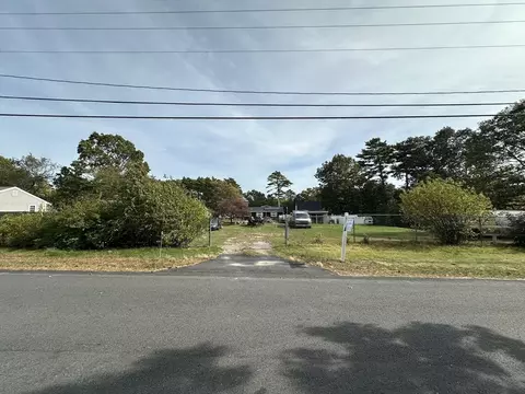 47 Mayflower Ln, Wareham, MA 02538