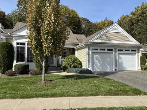 69 High Pine Cir #69, Wilbraham, MA 01095