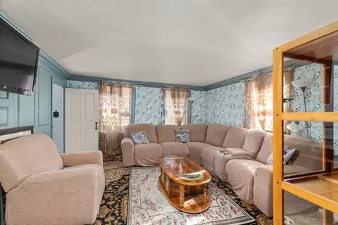 Living - 52 Salem, Reading, MA 01867 photo 3 of 3