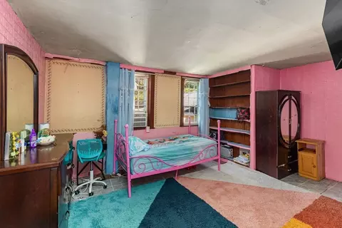 Bedroom - 52 Salem, Reading, MA 01867 photo 5 of 8