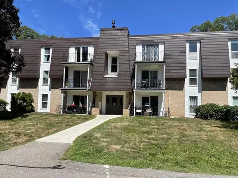 4 Kennedy Ln #49, Milford, MA 01757