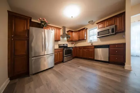 Kitchen - 90 Saint James Cir, Springfield, MA 01104 photo 1 of 1