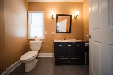 Bath - 90 Saint James Cir, Springfield, MA 01104 photo 1 of 2