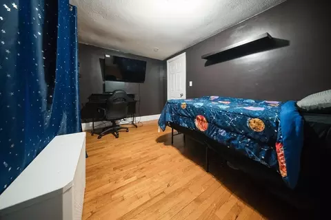 Bedroom - 90 Saint James Cir, Springfield, MA 01104 photo 6 of 8