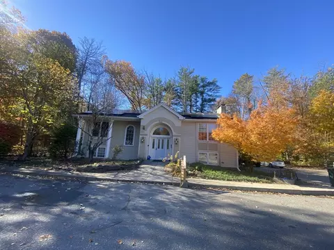 449 Berlin, Clinton, MA 01510