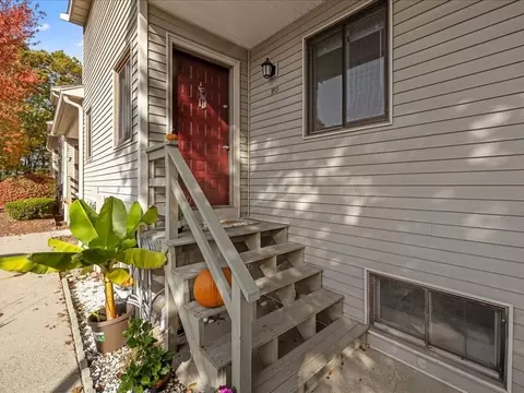 159 Highwood Dr #159, Franklin, MA 02038