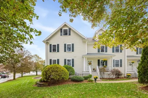 10 Pomeworth St #H, Stoneham, MA 02180