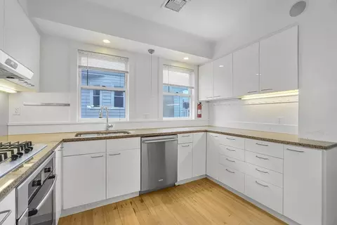 172 Maplewood St, Watertown, MA 02472