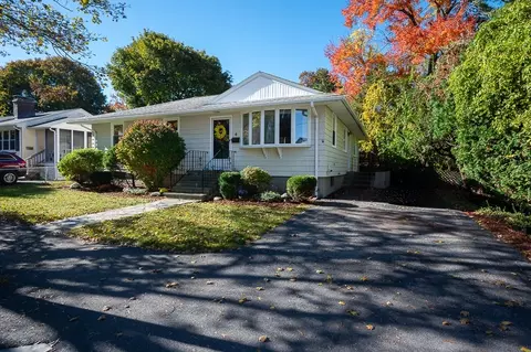 4 Harold St, Worcester, MA 01604 photo 2