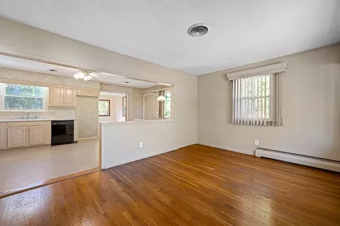 4 Harold St, Worcester, MA 01604 photo 7