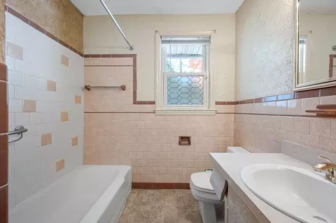 4 Harold St, Worcester, MA 01604 photo 17