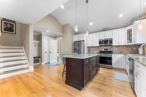 22 Washington St, Mendon, MA 01756 photo 7