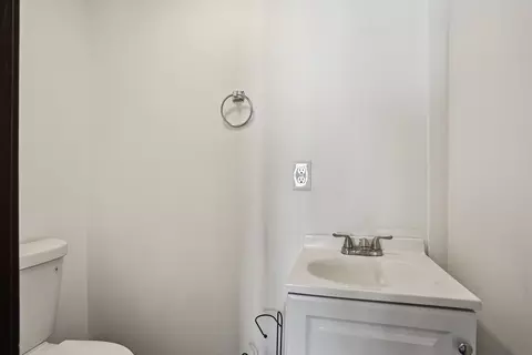 34 E Main St #2, Georgetown, MA 01833 photo 8