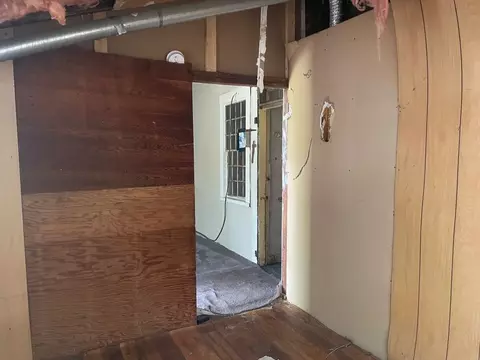 Entry Way - 3216 N Main St, Fall River, MA 02720 photo 2 of 4