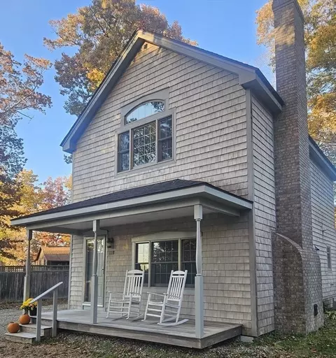 111 Drake Ln, East Brookfield, MA 01515