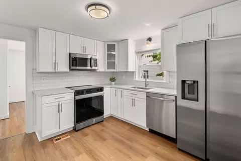 46 Bayard St, Dedham, MA 02026 photo 4