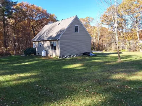 Exterior - 103 Barre Rd, Oakham, MA 01068 photo 4 of 9