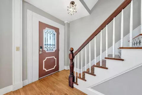 Entry Way - 7 Harold Ave, Gloucester, MA 01930 photo 1 of 2